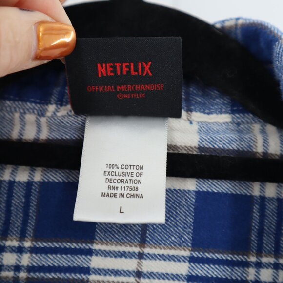 Stranger Things Netflix Mens L Blue Grunge Alt Staple Casual Contemporary 80's - Picture 2 of 13